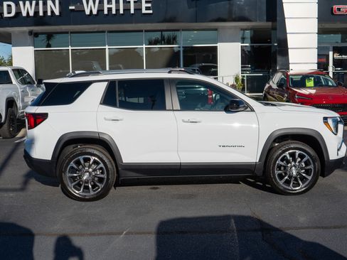 New 2026 GMC Terrain Elevation w/ Elevation Premium Package image 2