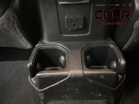 Used 2020 Jeep Wrangler Unlimited Sahara AWD/4WD image 22