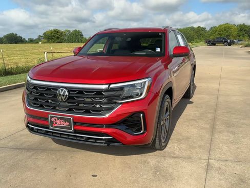 Used 2024 Volkswagen Atlas Cross Sport SEL R-Line AWD/4WD image 3