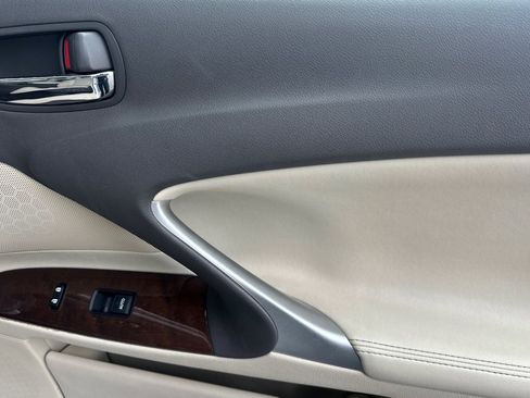 Used 2011 Lexus IS 250 w/ Premium Pkg Value Edition image 21
