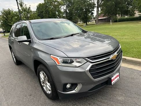 Used 2020 Chevrolet Traverse LT FWD image 24