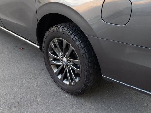 Used 2020 Ford Expedition Max Limited image 9