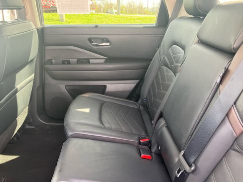 Used 2023 Nissan Pathfinder Platinum w/ Cargo Package image 41