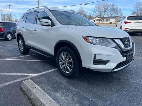 Used 2020 Nissan Rogue SV image 4