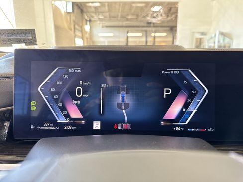 Used 2024 BMW X7 xDrive40i w/ Premium Package image 23