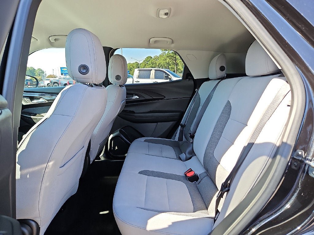 Used 2024 Chevrolet TrailBlazer LT w/ Driver Confidence Package FWD image 10