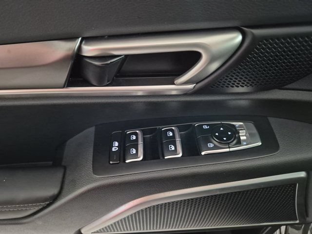 Used 2025 Kia Telluride S FWD image 13
