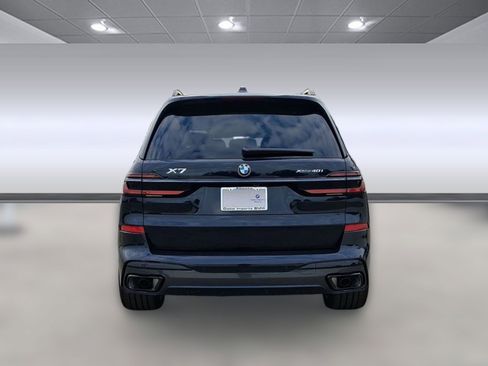 Used 2026 BMW X7 xDrive40i w/ Executive Package AWD/4WD image 9