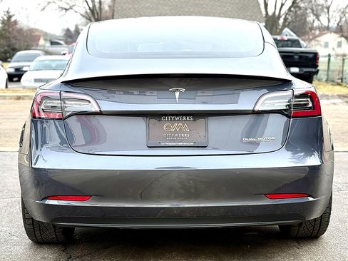 Used 2022 Tesla Model 3 Performance image 4