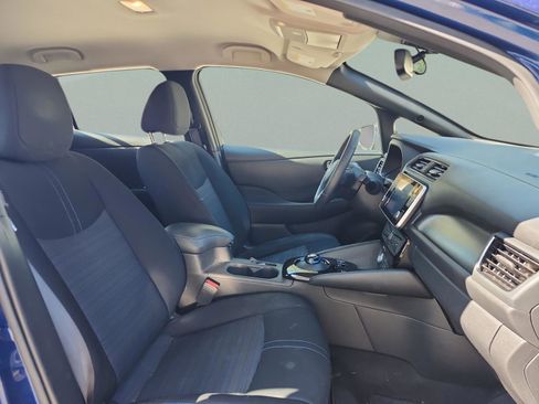 Used 2022 Nissan Leaf SV w/ SV Technology Package image 18