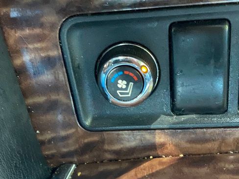Used 2017 Nissan Armada Platinum RWD image 37