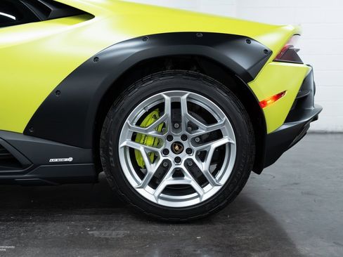 Used 2024 Lamborghini Huracan Sterrato image 10