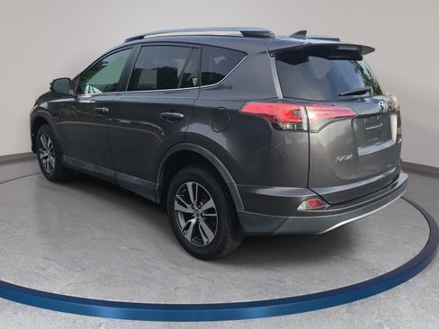 Used 2017 Toyota RAV4 XLE FWD image 7