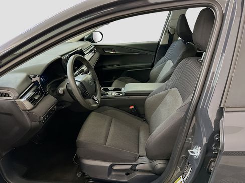 Used 2025 Toyota Camry LE image 13