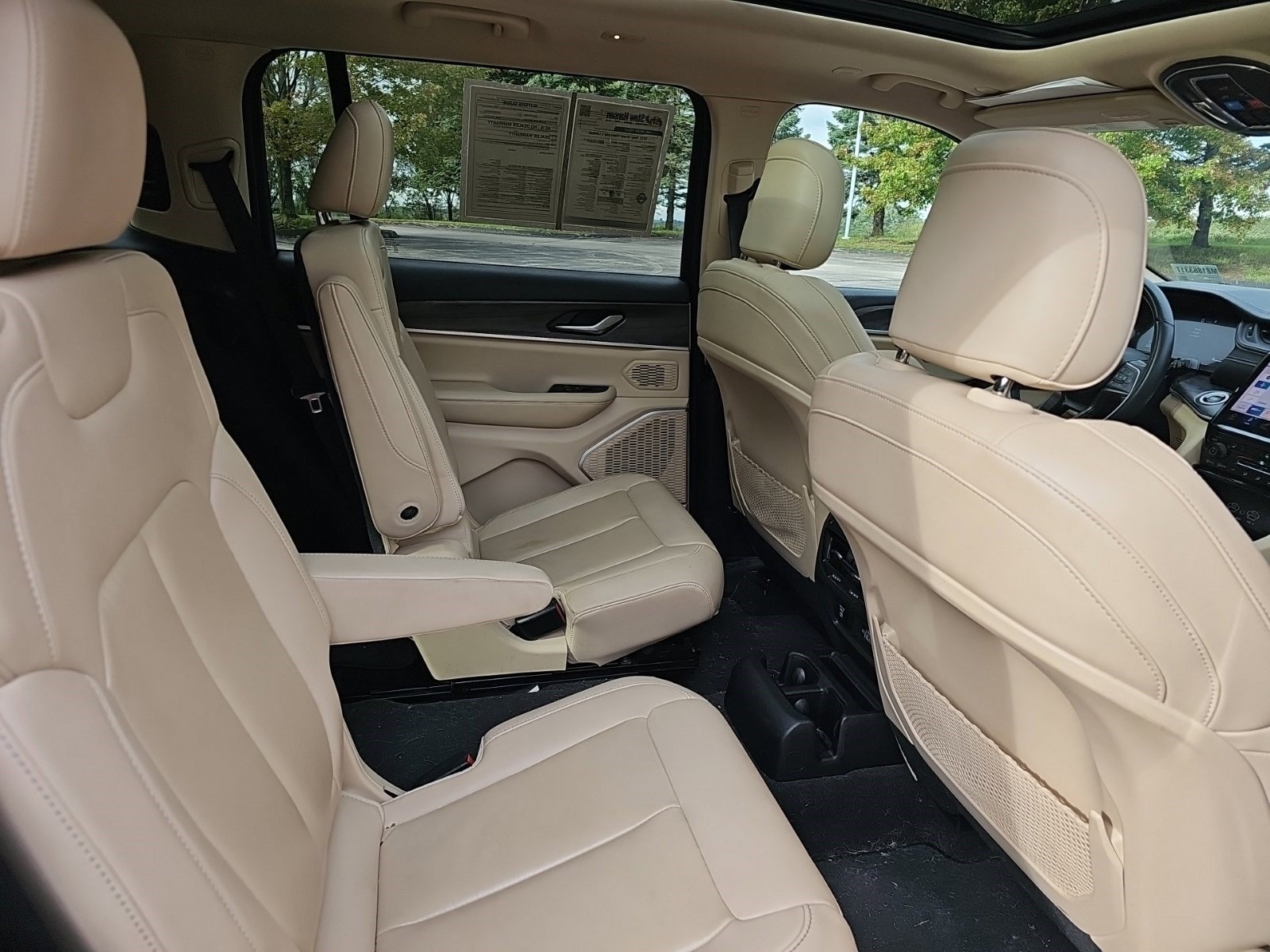Used 2021 Jeep Grand Cherokee L Limited AWD/4WD image 14