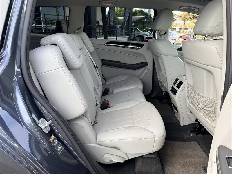 Used 2015 Mercedes-Benz GL 450 4MATIC image 26