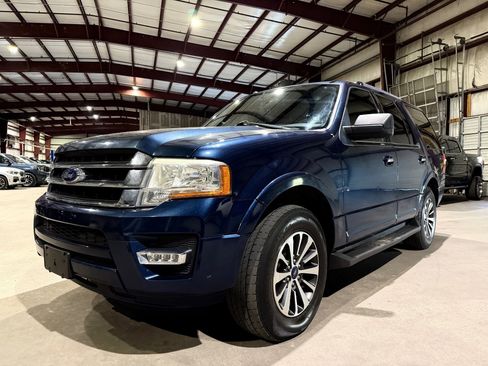 Used 2015 Ford Expedition XLT w/ Equipment Group 201A RWD image 9