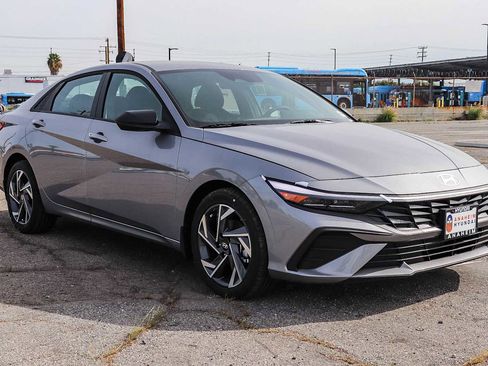 New 2025 Hyundai Elantra Sport image 3