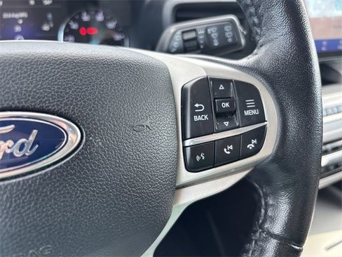 Used 2021 Ford Explorer XLT image 31