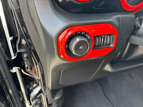 Used 2022 Jeep Wrangler Unlimited Sport AWD/4WD image 26