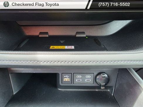 Certified 2025 Toyota Highlander XLE image 18