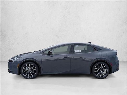 New 2026 Toyota Prius Plug-In Hybrid FWD image 5