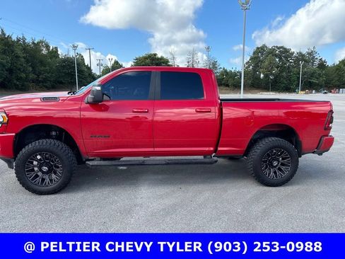 Used 2024 RAM 2500 Big Horn w/ Night Edition AWD/4WD image 4