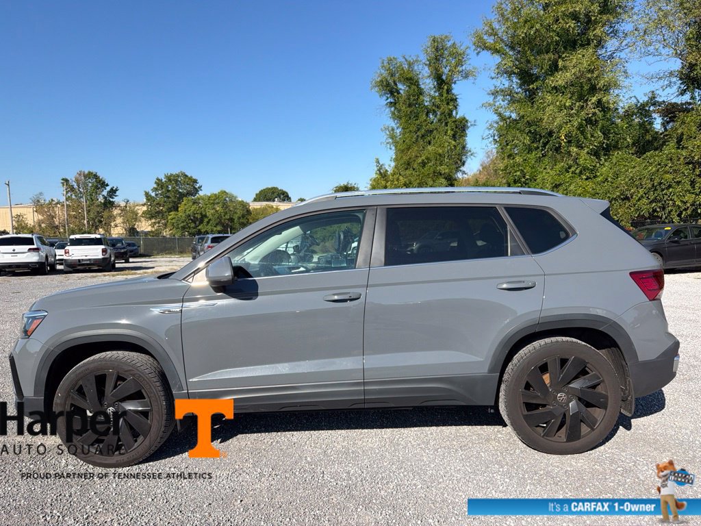 Used 2024 Volkswagen Taos SE AWD/4WD image 2