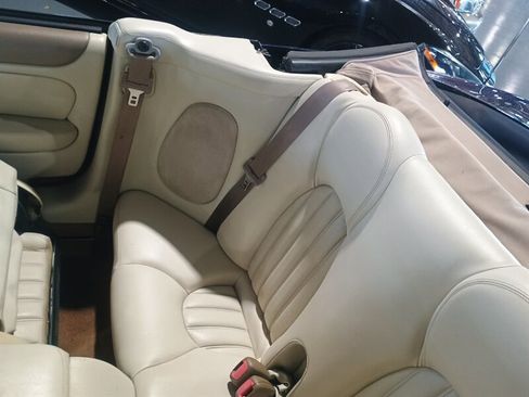 Used 2001 Jaguar XK8 Convertible image 33