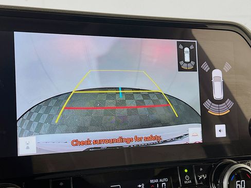 Used 2023 Toyota Highlander Limited image 16