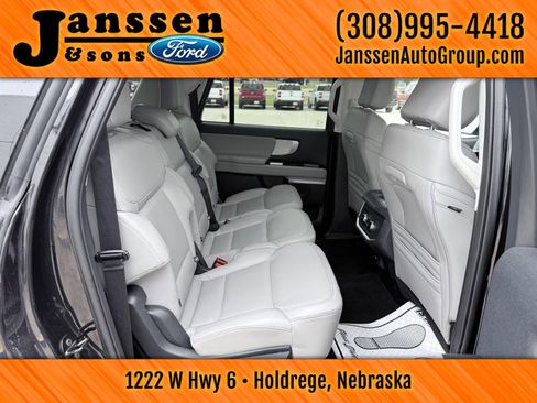Used 2025 Ford Expedition Max Active AWD/4WD image 18