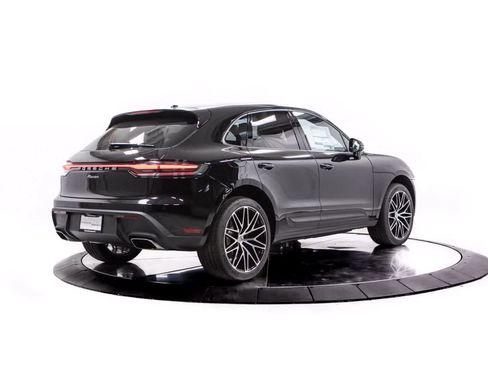 Certified 2026 Porsche Macan AWD/4WD image 7