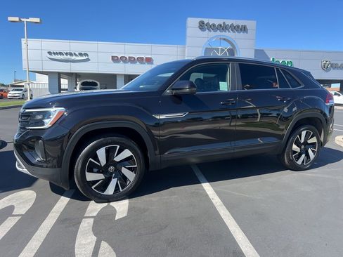 Used 2025 Volkswagen Atlas Cross Sport SE AWD/4WD image 1