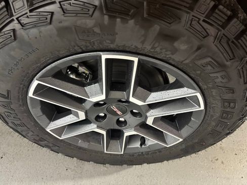 New 2026 GMC Terrain AT4 w/ Convenience Package III AWD/4WD image 8