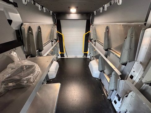 Used 2024 RAM ProMaster 3500 w/ Delivery Van Package FWD image 14