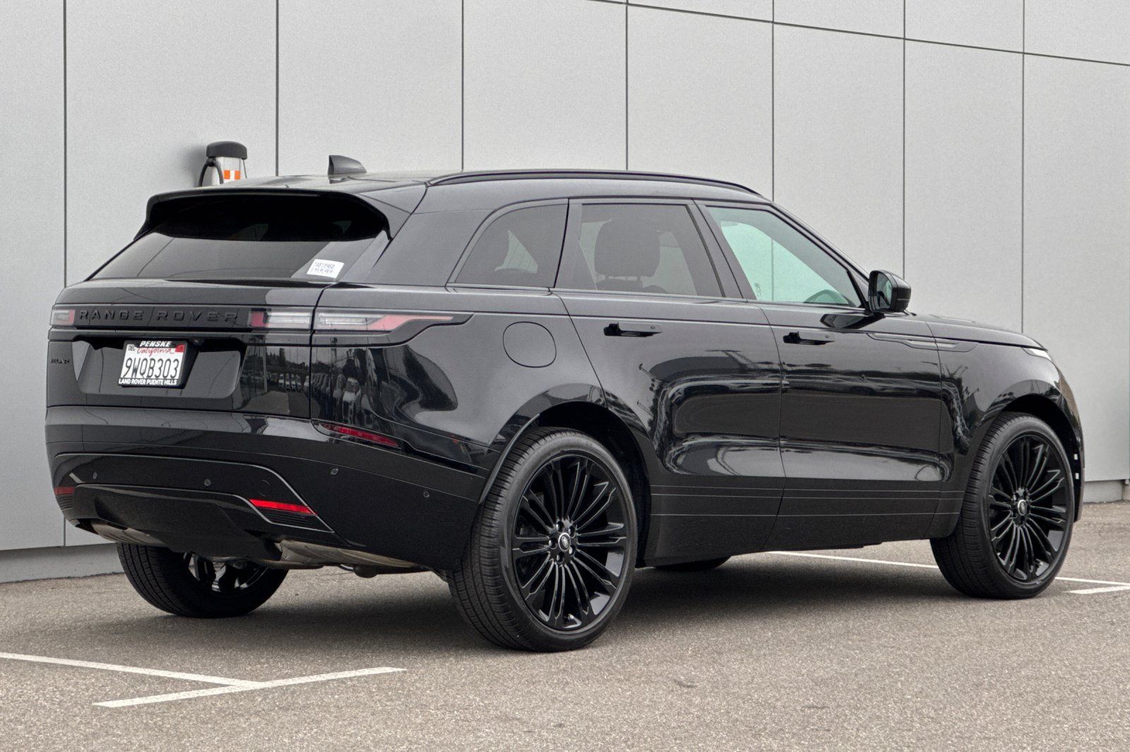 Certified 2026 Land Rover Range Rover Velar Dynamic SE AWD/4WD image 5