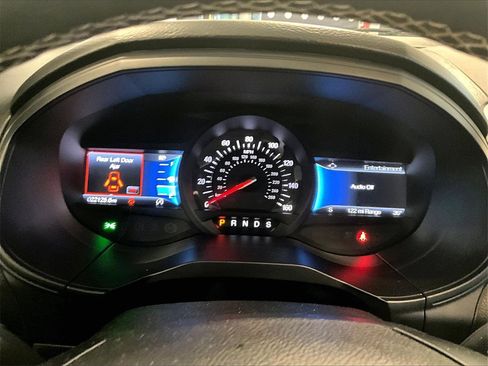 Used 2022 Ford Edge ST image 25