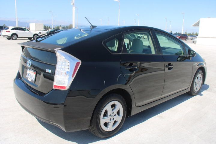 Used 2010 Toyota Prius Three FWD image 3