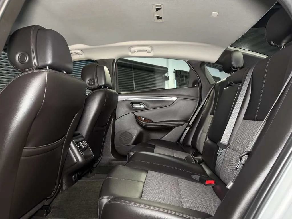 Used 2014 Chevrolet Impala LT w/ Convenience Package FWD image 17