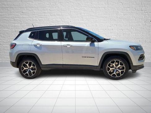 Used 2025 Jeep Compass Limited AWD/4WD image 5