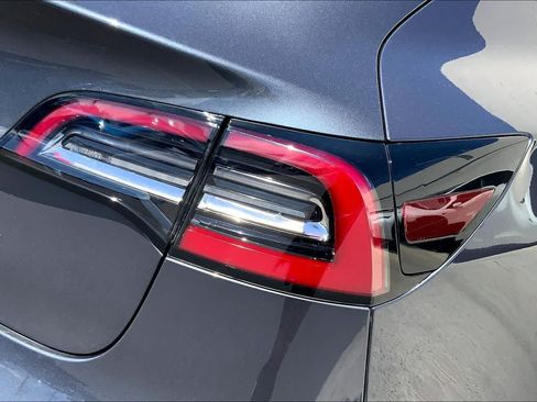 Used 2020 Tesla Model 3 Standard Range Plus RWD image 32