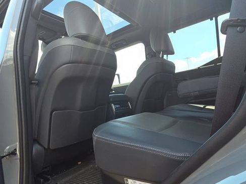 Used 2024 Lexus GX 550 w/ Accessory Package (2T) AWD/4WD image 10