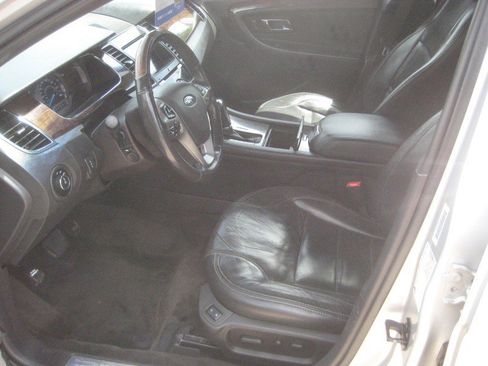 Used 2018 Ford Taurus Limited FWD image 14