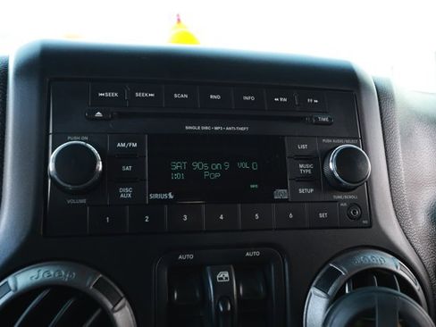 Used 2012 Jeep Wrangler Unlimited Sport AWD/4WD image 15