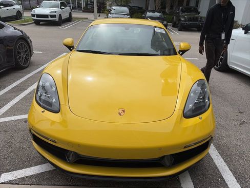 Used 2025 Porsche 718 Cayman GTS image 10