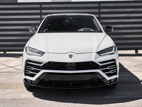 Used 2021 Lamborghini Urus image 13
