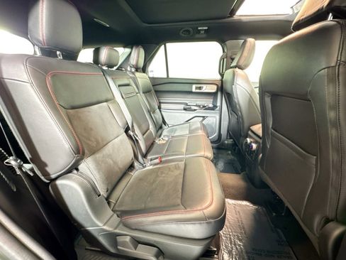 Used 2022 Ford Explorer ST-Line w/ Class IV Trailer Tow Package image 27