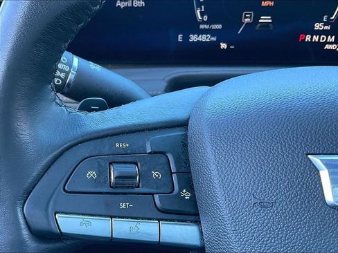 Used 2025 Cadillac XT4 Premium Luxury image 21