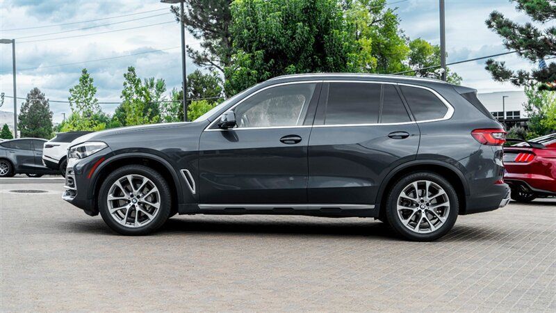Used 2019 BMW X5 xDrive40i w/ Convenience Package AWD/4WD image 3