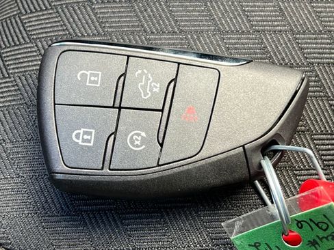 New 2025 GMC Sierra 1500 Elevation image 32